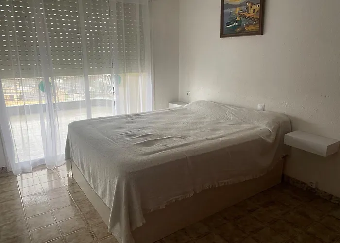 Con Piscina Y Parking En Appartement